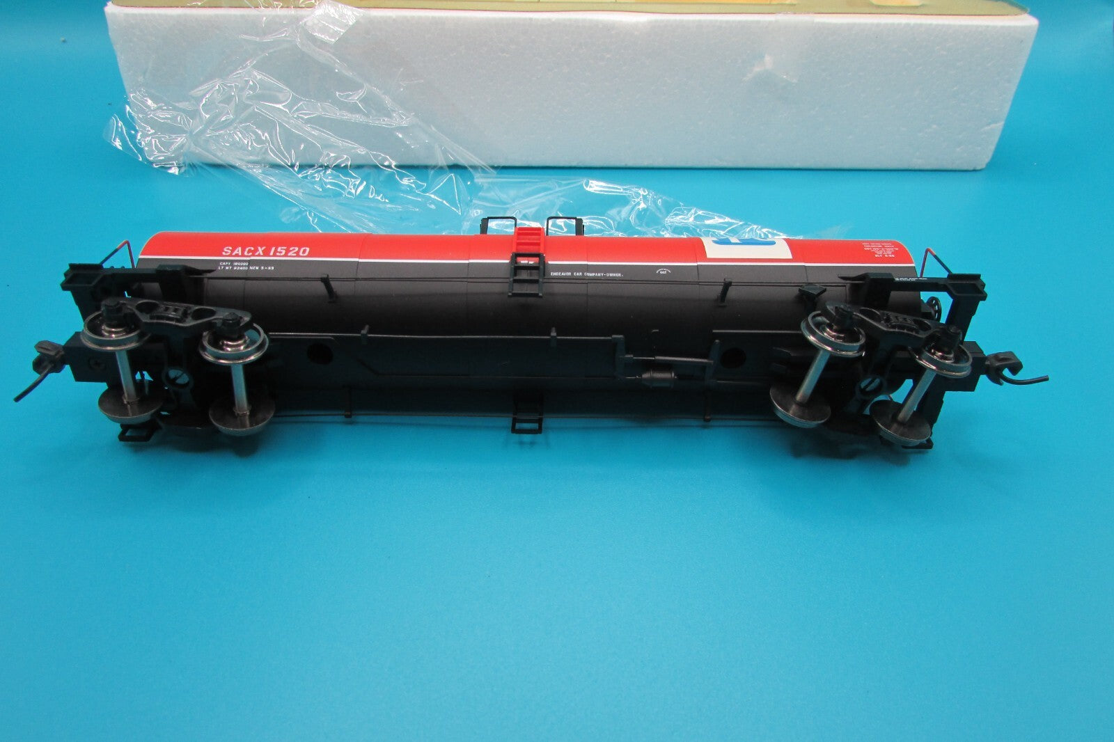 HO Scale Atlas 1557-4 17.360 Gallon Tank Car PPG#1520   A4421