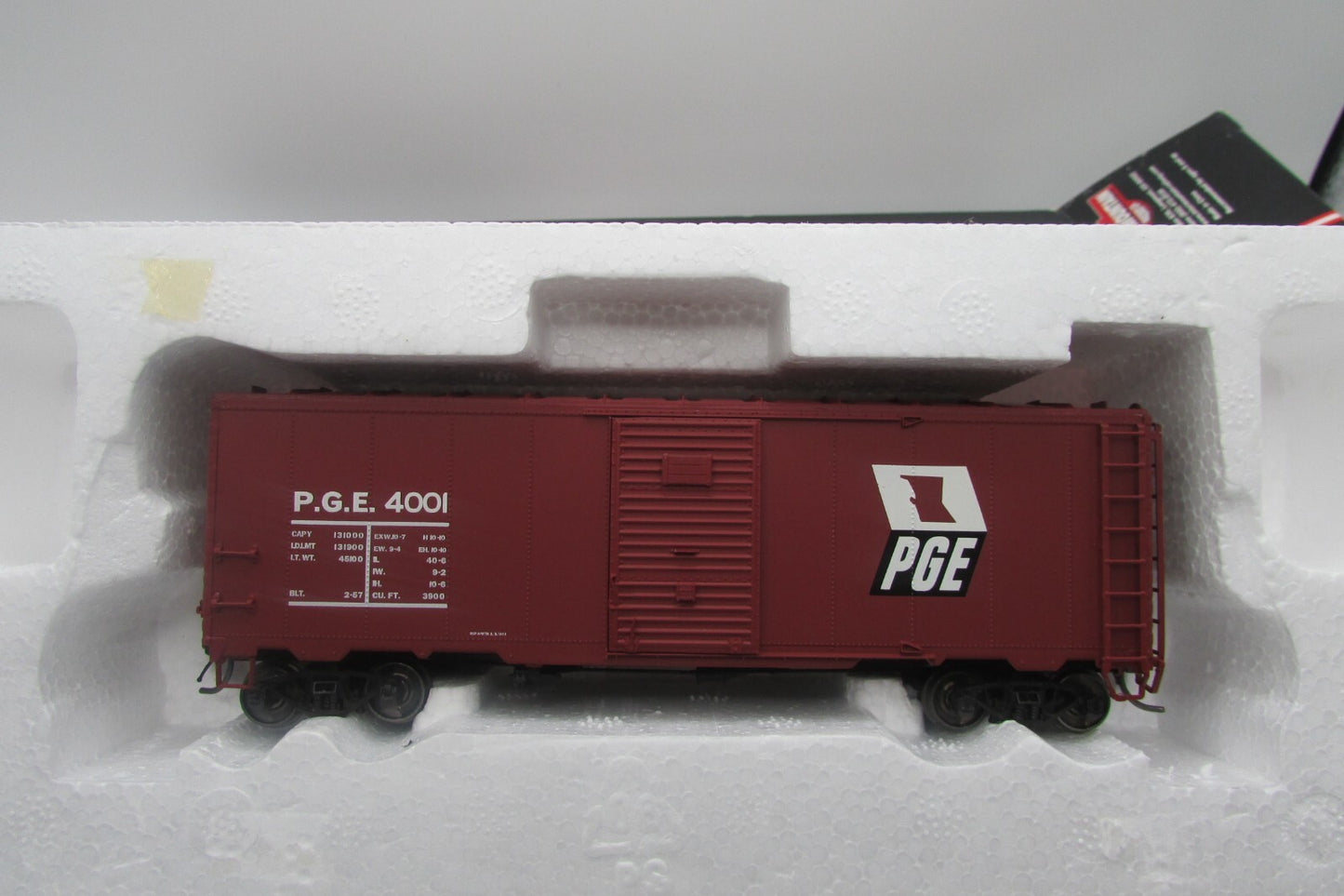 HO Scale Intermountain 46808-01 Modified AAR 40' Boxcar PGE #4001 Lot#3931