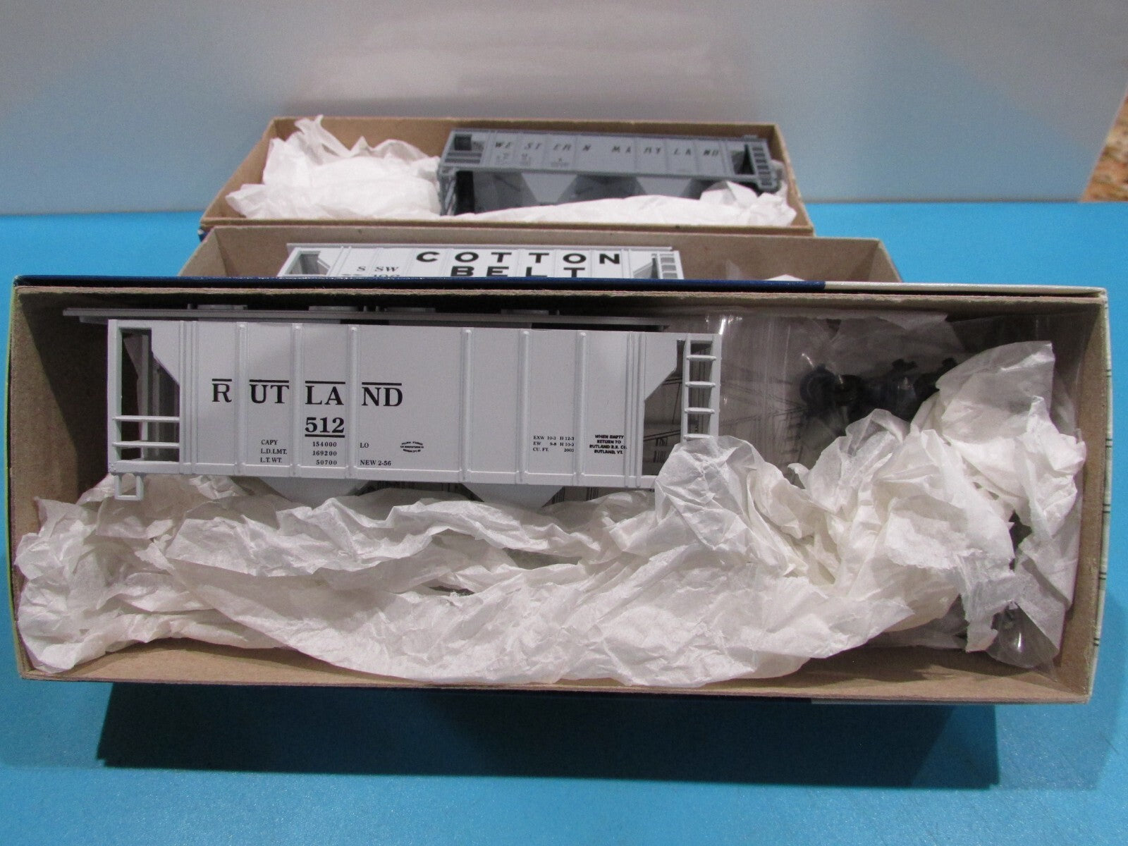 HO Scale RoundHouse (3Cars) Assorted 2Bay Hooper Cars Lot#1577