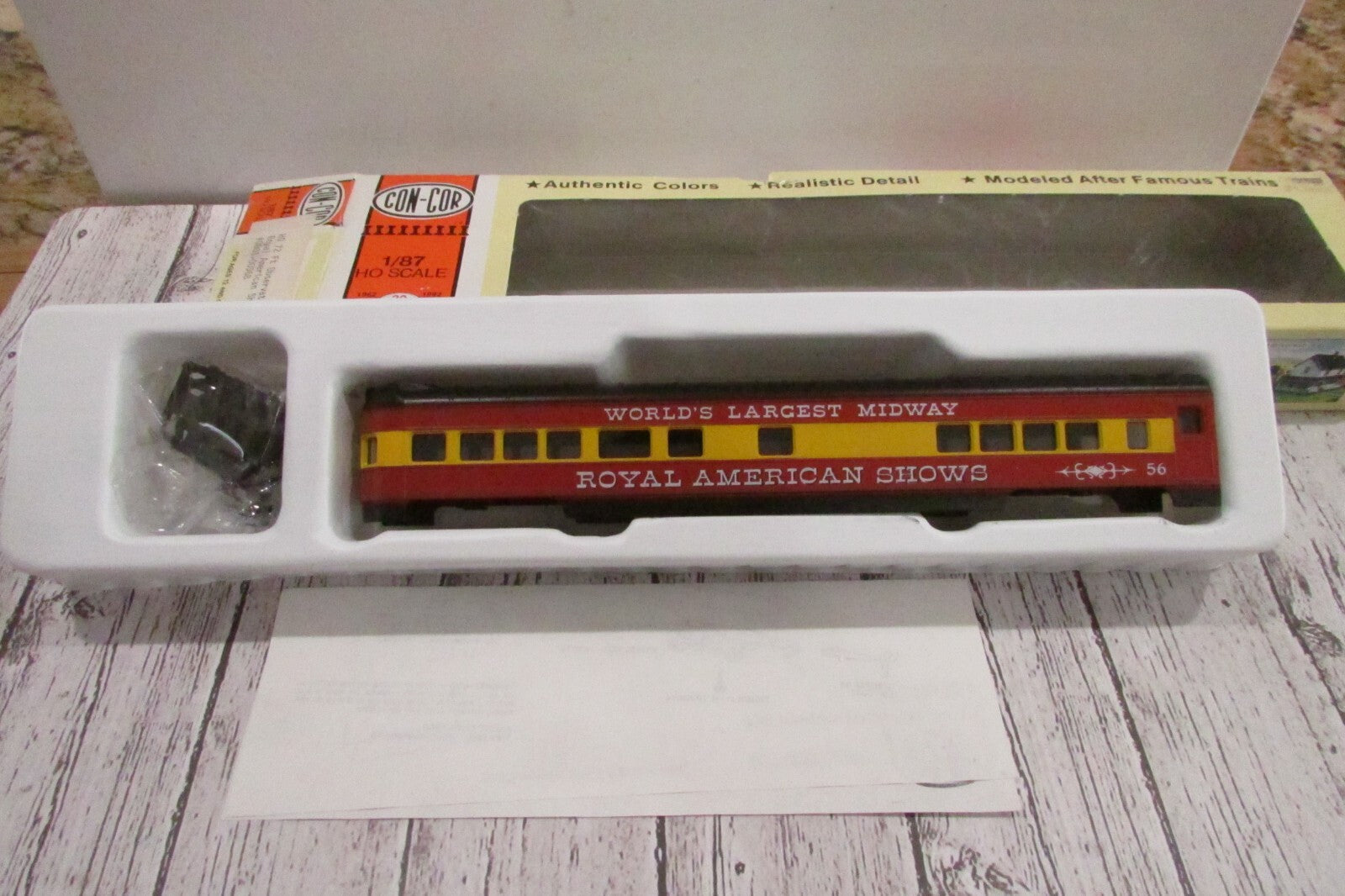 HO Scale Con-Cor (3) Royal American Shows Passenger Cars Kits  Lot#3335