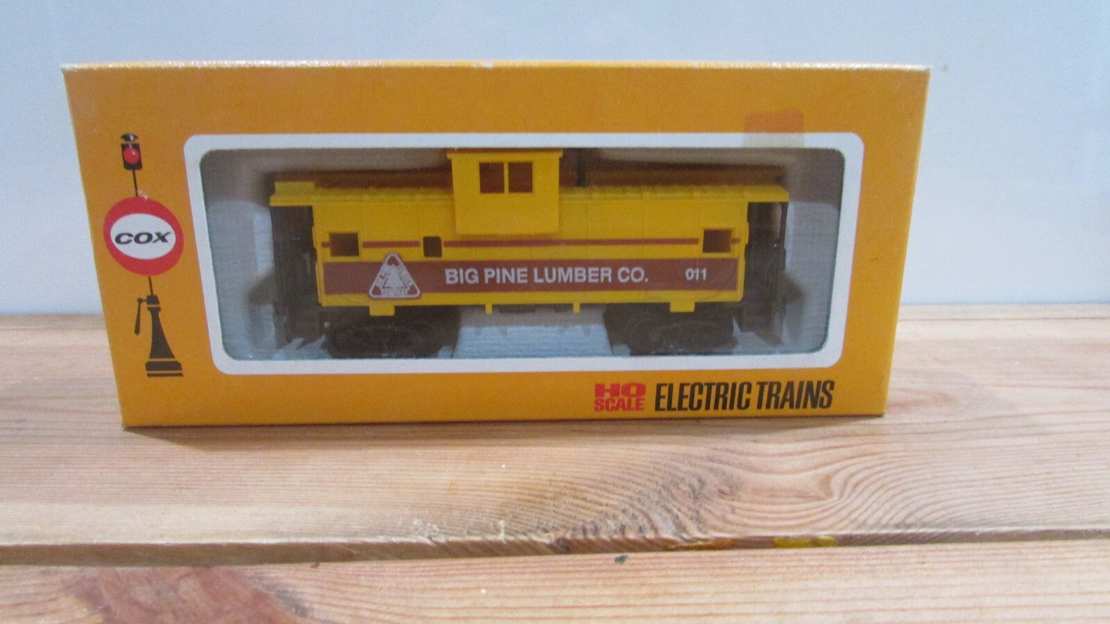 HO Scale Cox 6170-9 Big Pine Caboose Car  LOT#0192