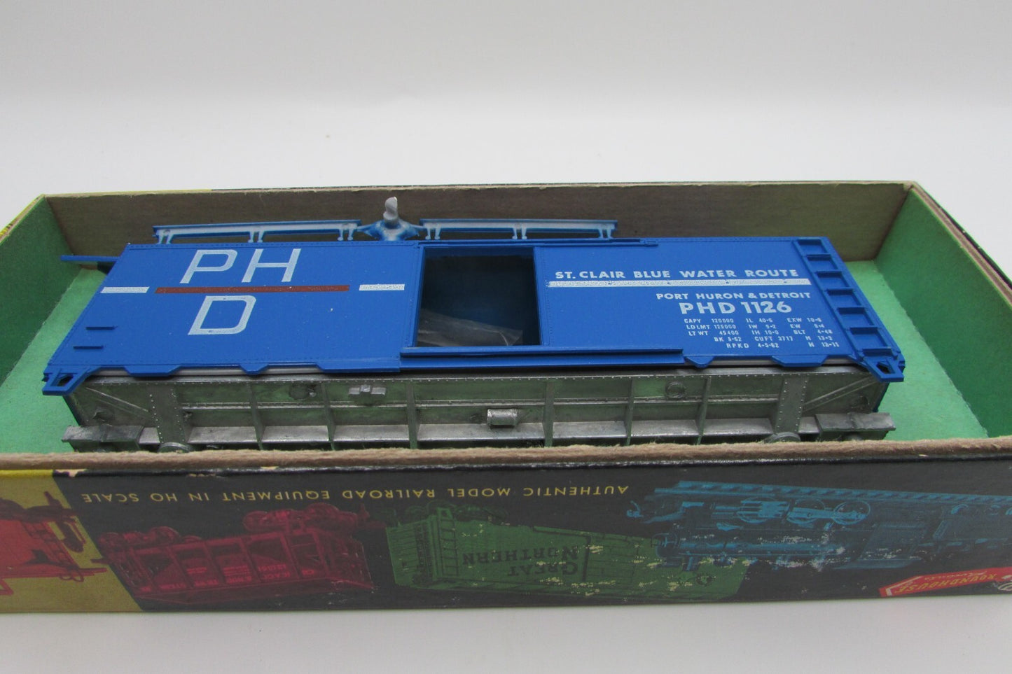 HO Scale RoundHouse 1126 40' Single Box Car Kit PHD RH4792