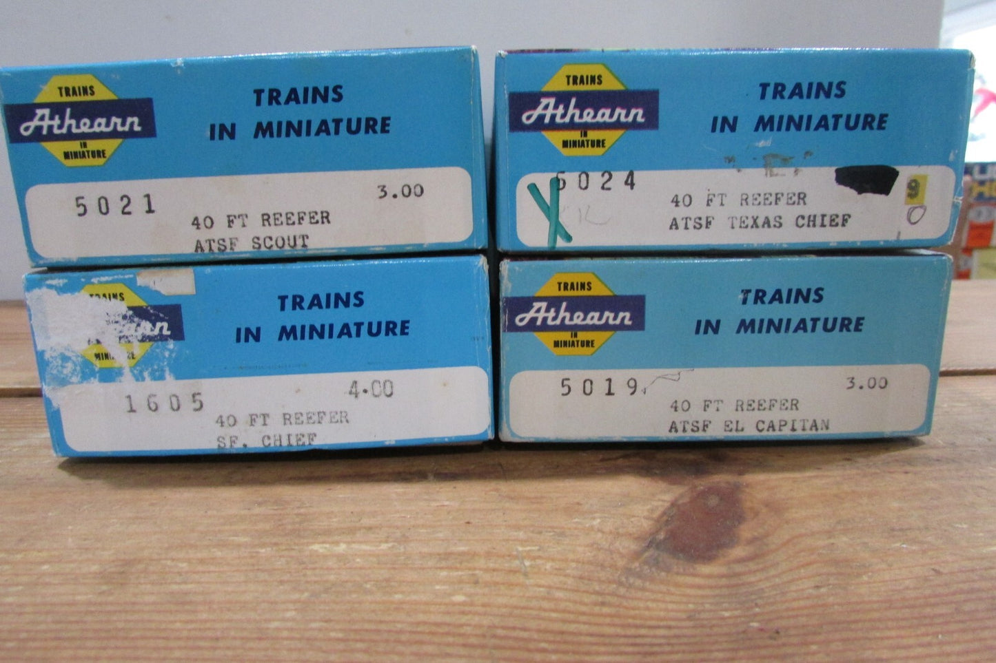HO Scale Athearn (4) Assorted Freight Cars 40ft Reefer ATSF Lot#4228
