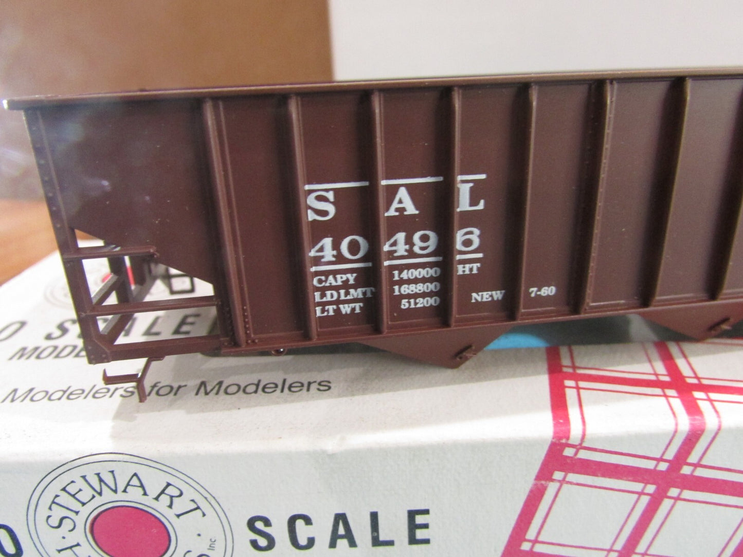 HO Scale Stewart Hobbies (2) 70Ton 3Bay Hooper Cars SAL  Lot#0891