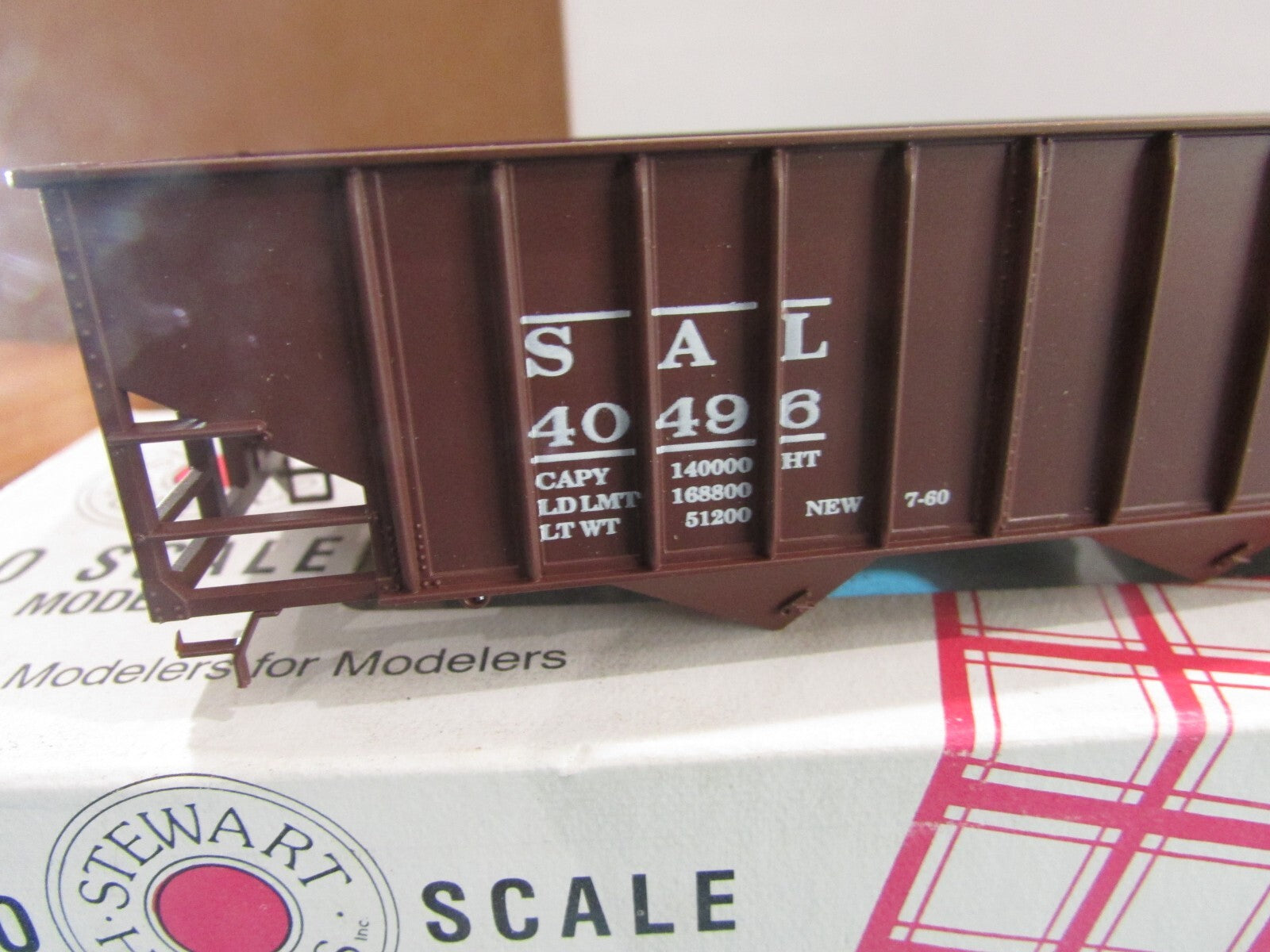 HO Scale Stewart Hobbies (2) 70Ton 3Bay Hooper Cars SAL  Lot#0891