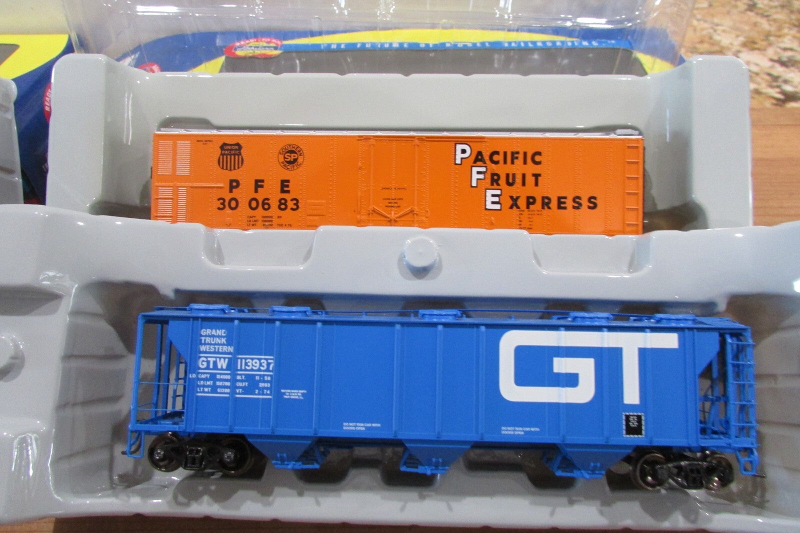 HO Scale Athearn (5) Assorted Freight Car RTR Lot#3742