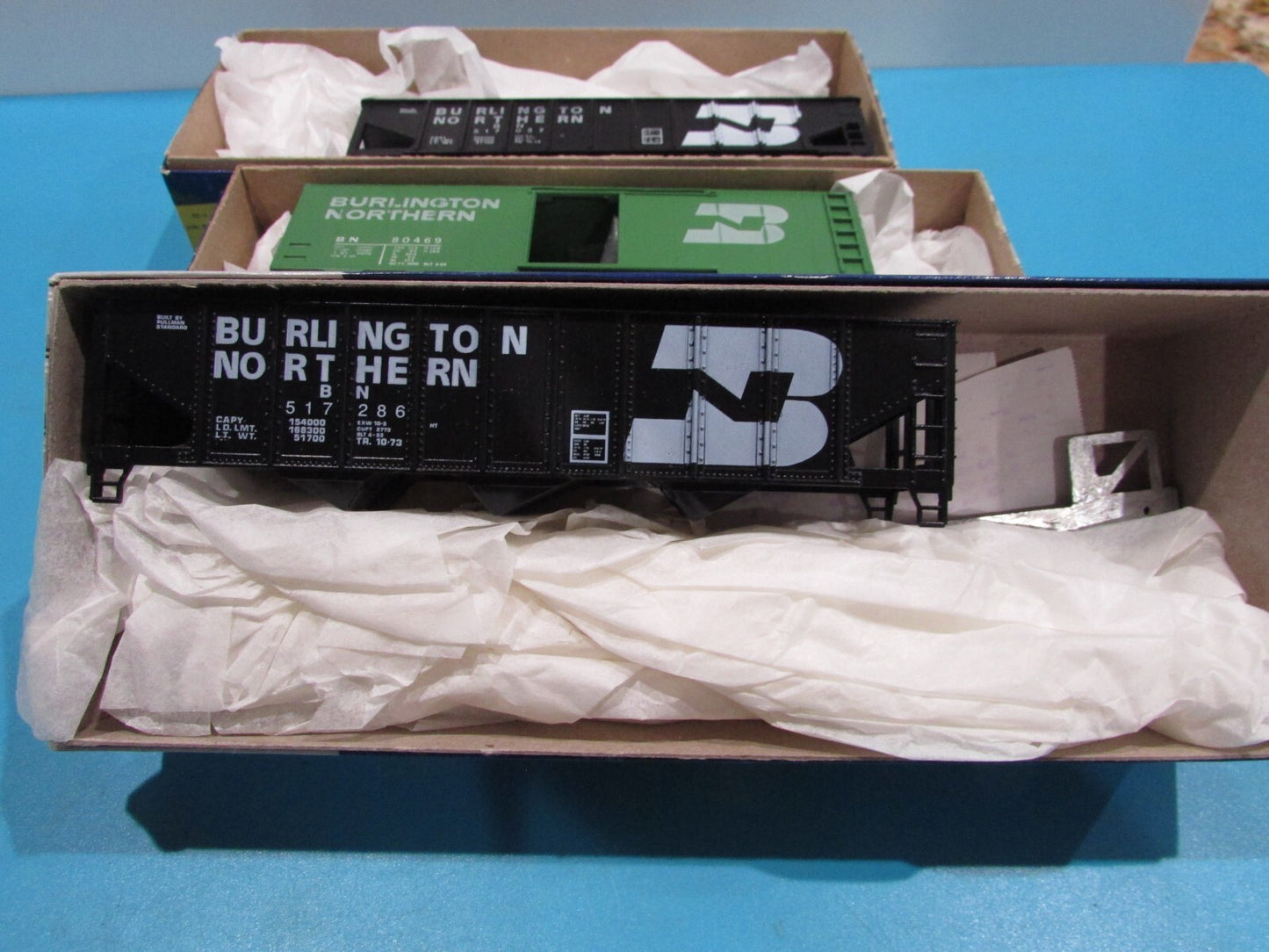 HO Scale RoundHouse (3Cars) Assorted Burlington Northern Cars Lot#1575