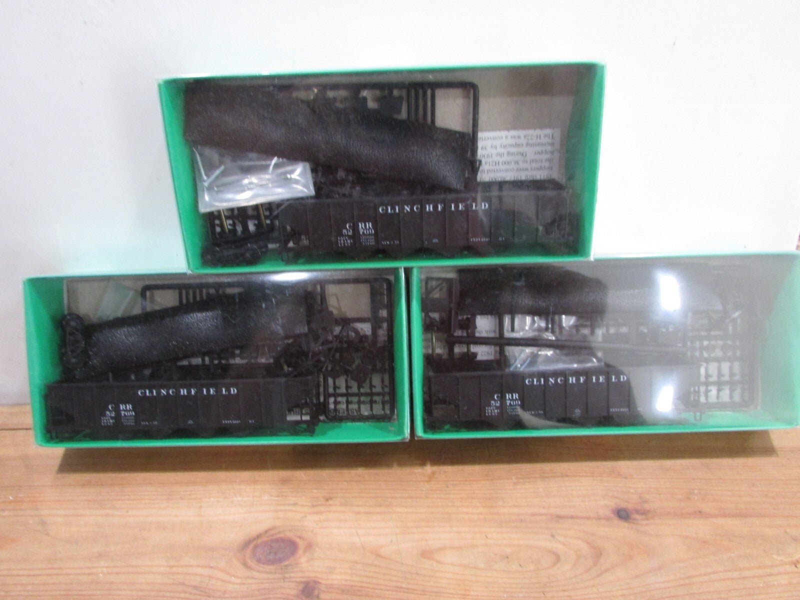Ho Scale Bowser 3-2009 (3) 40' 70Ton Quad Hopper Clinchfield  Lot#4699