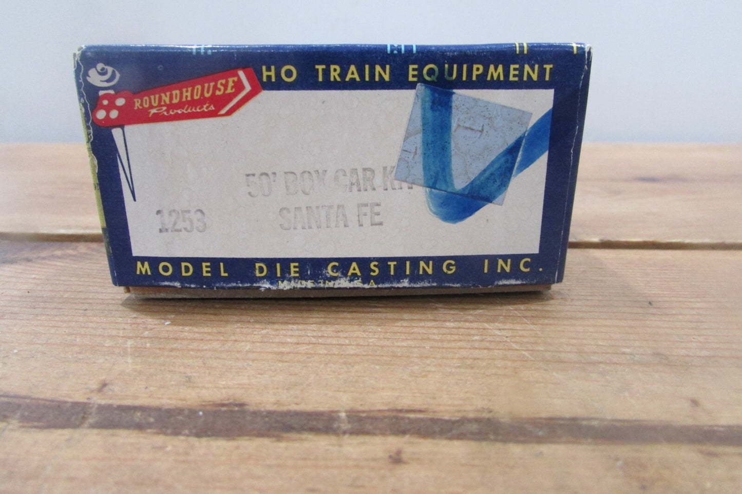 HO Scale RoundHouse 1253 50' Box Car Kit Santa Fe RH4346