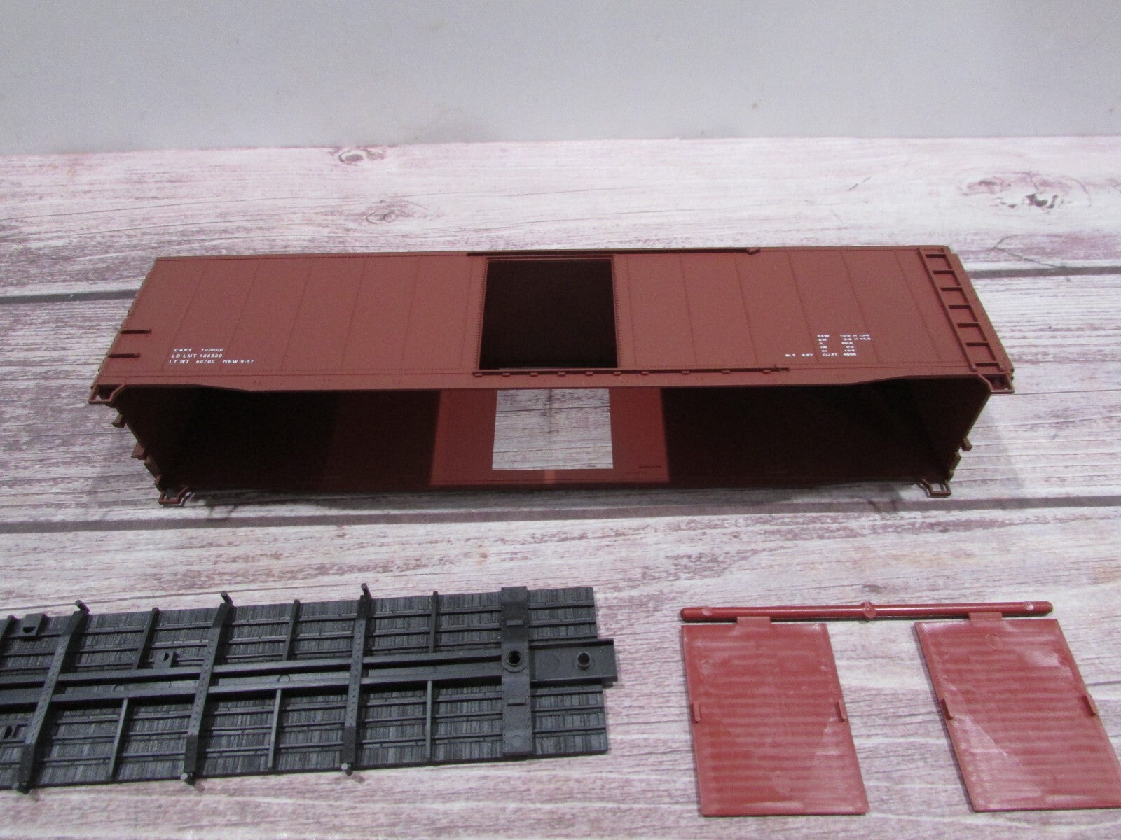 HO Scale  Accurail 5098 AAR 50' Box Car Mineral Red Only DATA