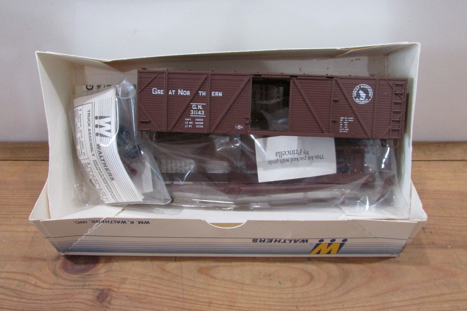 HO Scale Walthers 932-2108 40' SS Wood Box Car Great Northern Kit