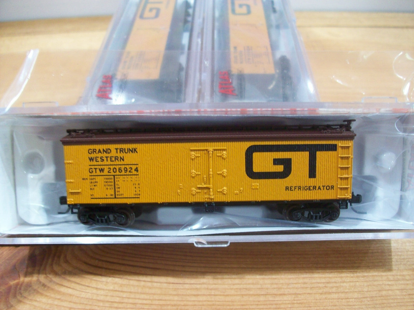 N Scale Atlas (3) 50-002-675 40' Wood Reefer Cars Grand Trunk Wester #206924