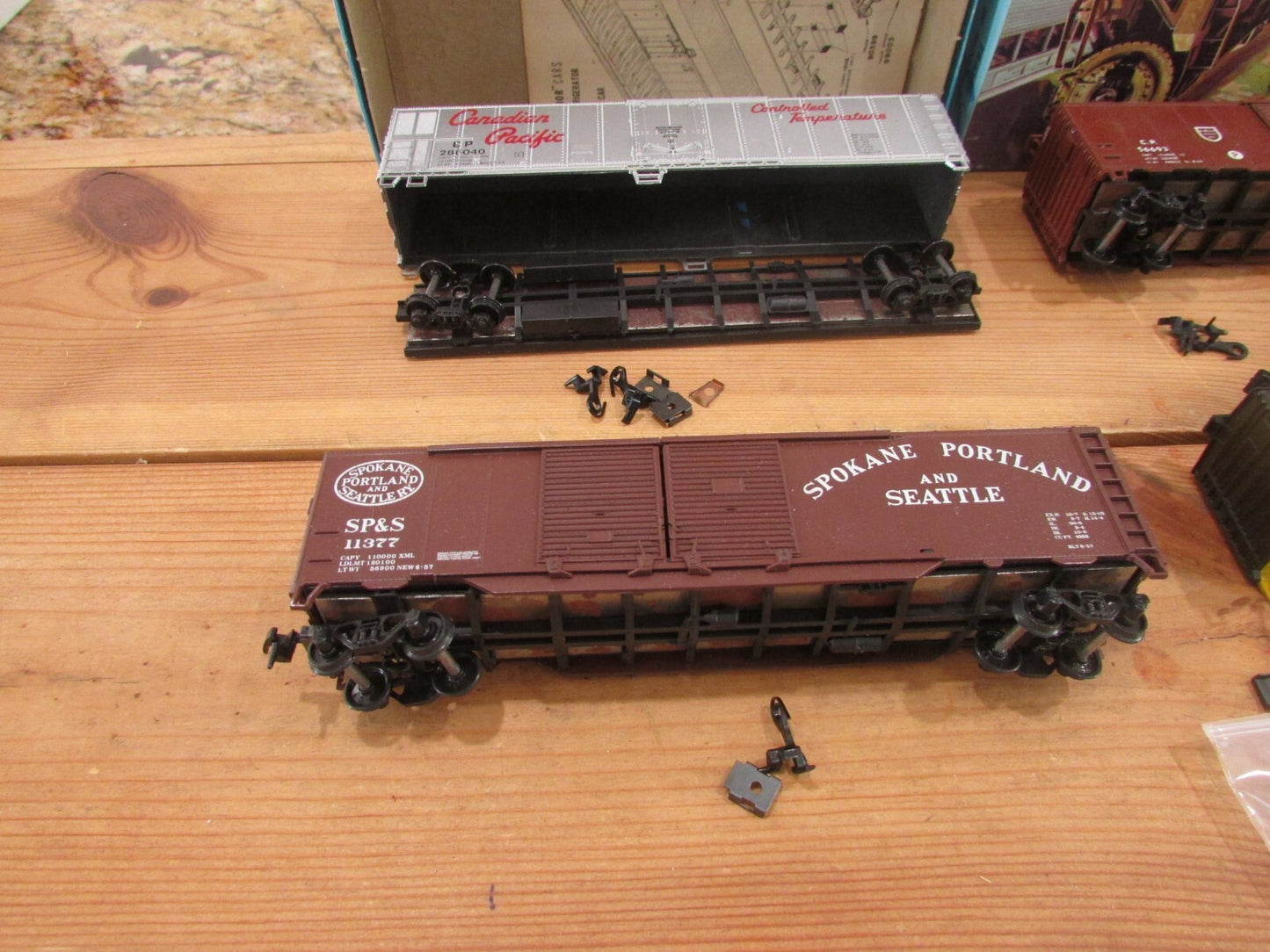 HO Scale Athearn Assorted Freight Cars (6) Lot#1987