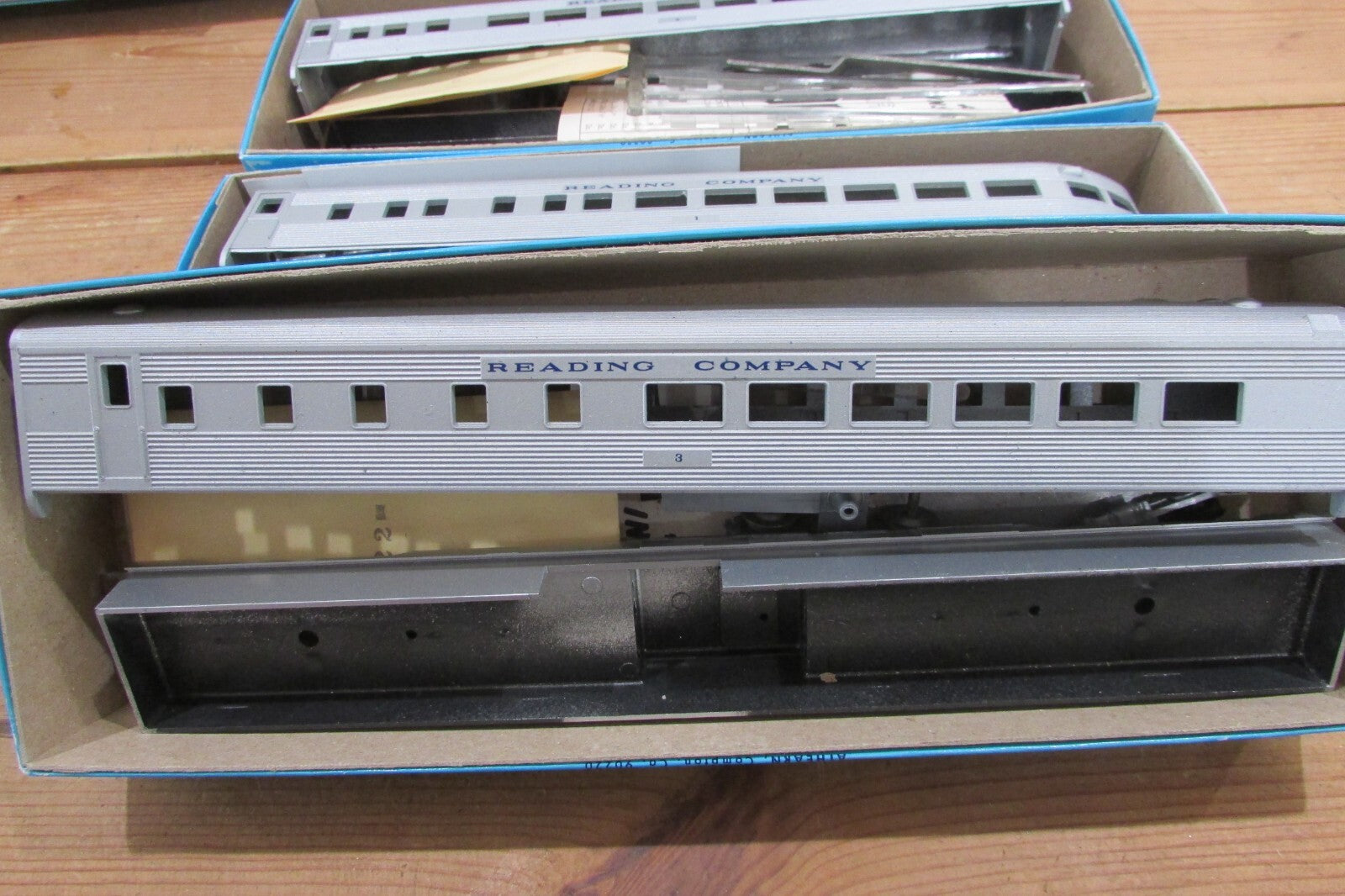 HO Scale Athearn (4) Custom Painted Assorted Passenger Car Reading Lot#4242