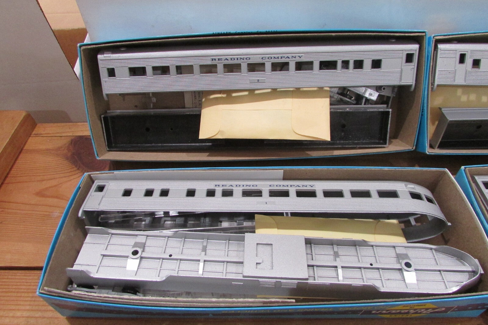 HO Scale Athearn (4) Custom Painted Assorted Passenger Car Reading Lot#4242