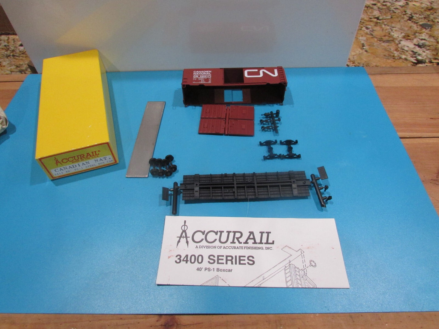 Ho Scale Accurail 3413 40' PS-1 Steel Box Car Canadian National