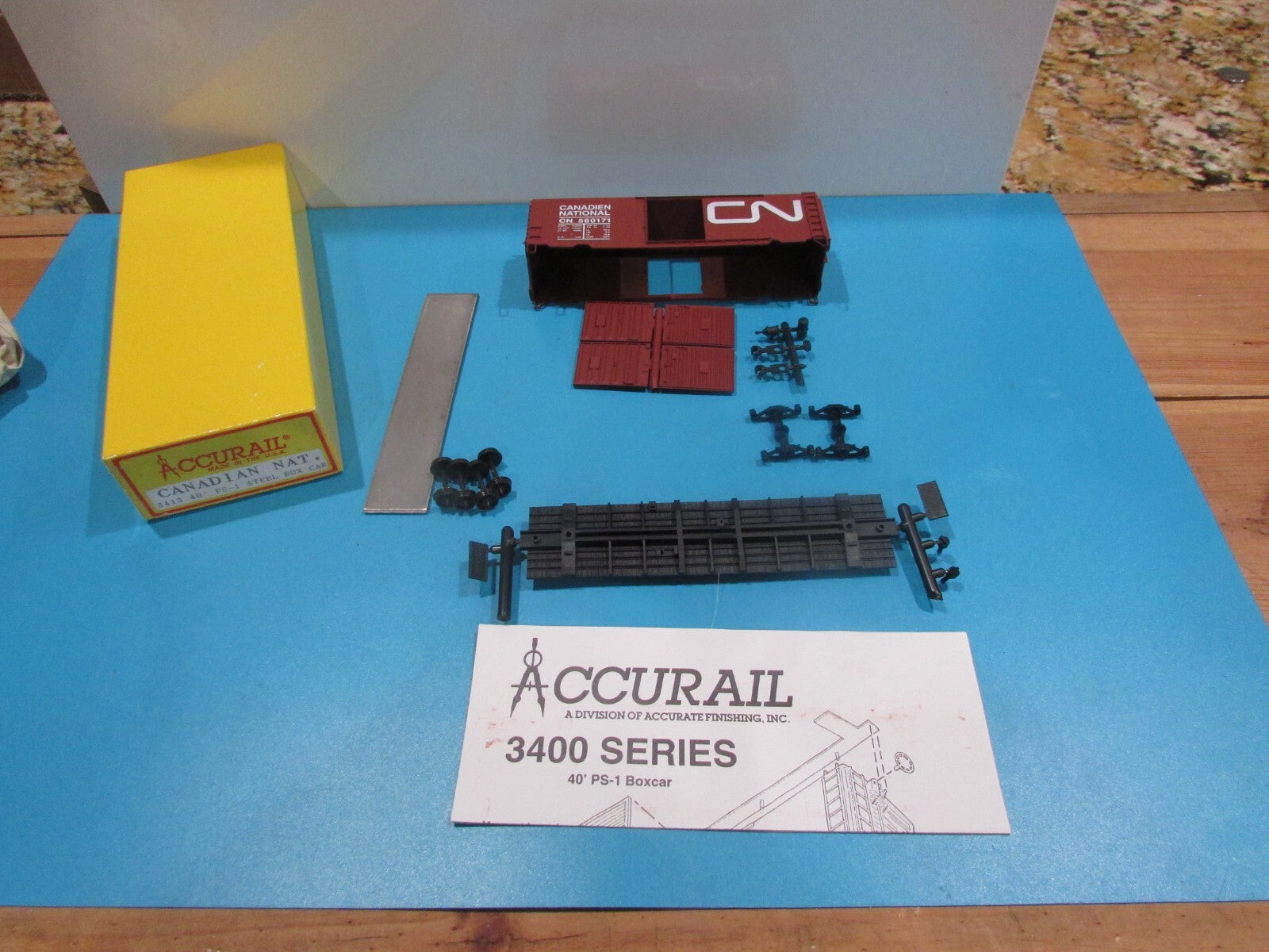 Ho Scale Accurail 3413 40' PS-1 Steel Box Car Canadian National