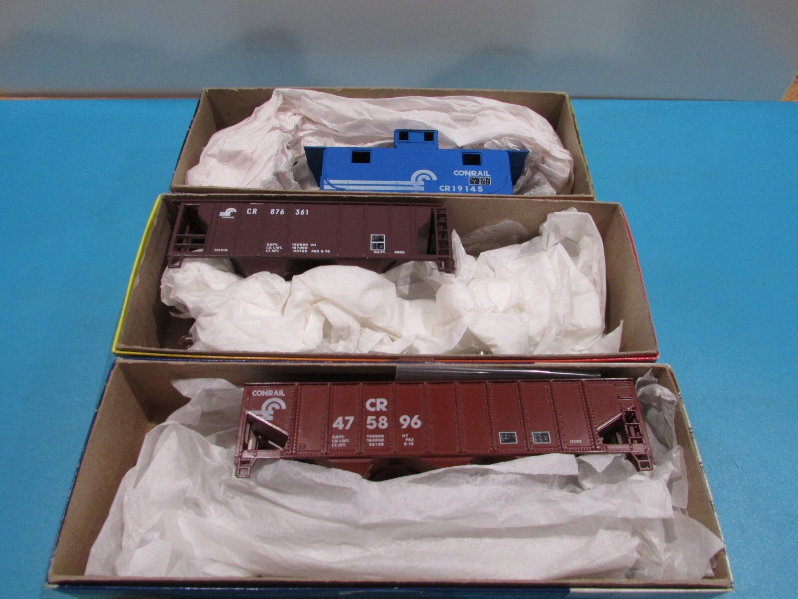 HO Scale RoundHouse (3Cars) Assorted Freight Cars CONRAIL Lot#1578