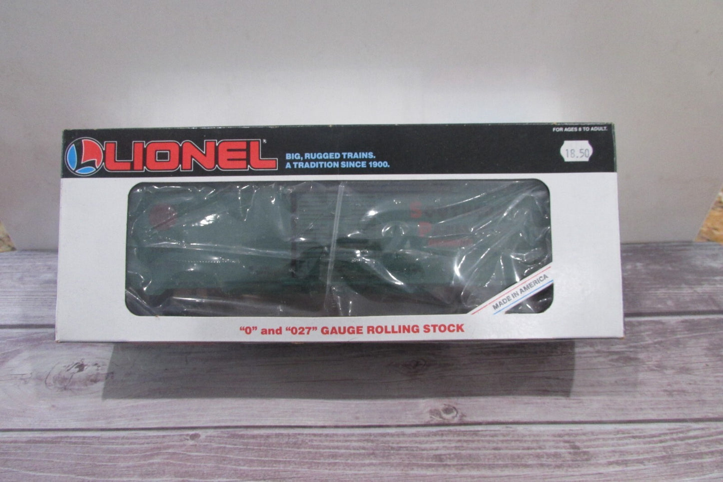 O Gauge  Lionel 6-19233 Southern Pacific Box Car (Green)