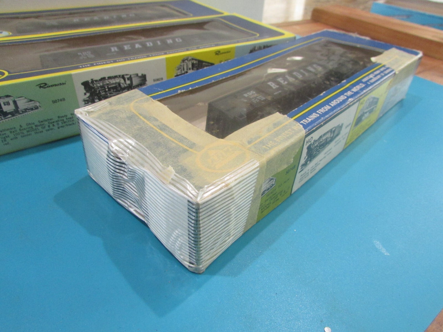 HO Scale AHM (3) Gondolas Car with Load Reading (same numbers)  Lot#3567