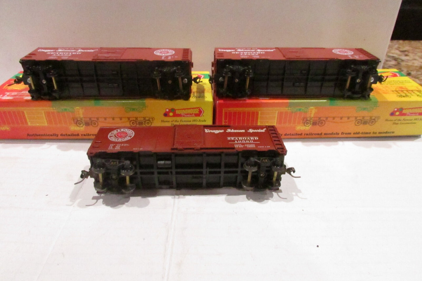 HO Scale RoundHouse (3) Assorted Freight Cars Seaboard R.T.R. Lot#3384