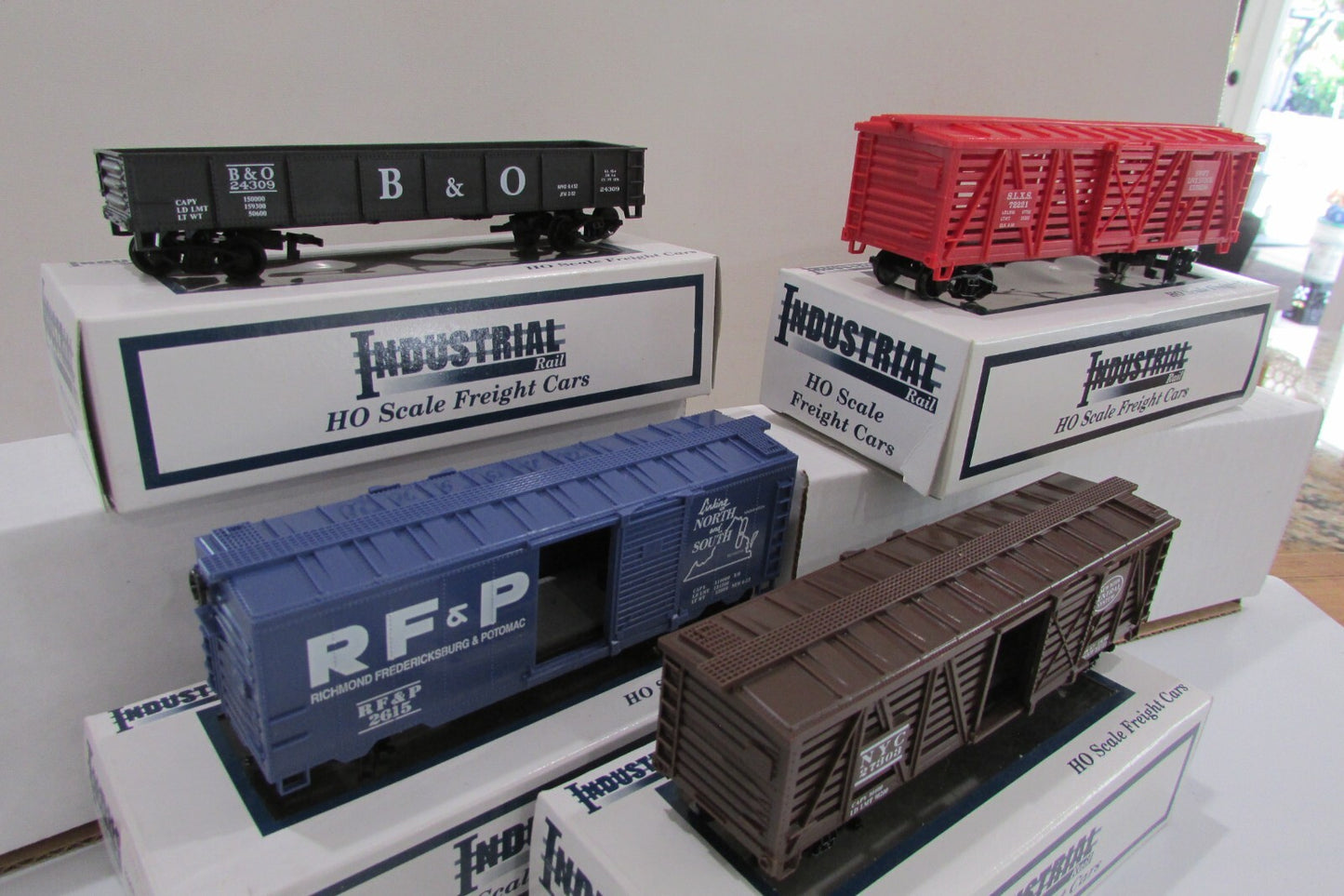 HO Scale Industrial Rail (4) Assorted Freight Cars  Lot#2863