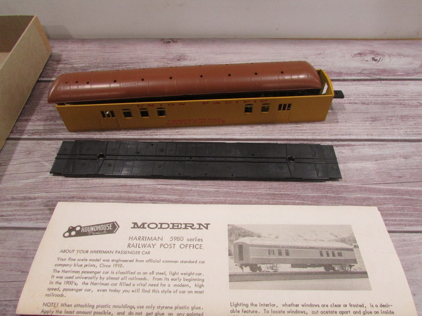 HO Scale RoundHouse  6124 Harri-Man RPO Passenger Car Union Pacific Lot#3151