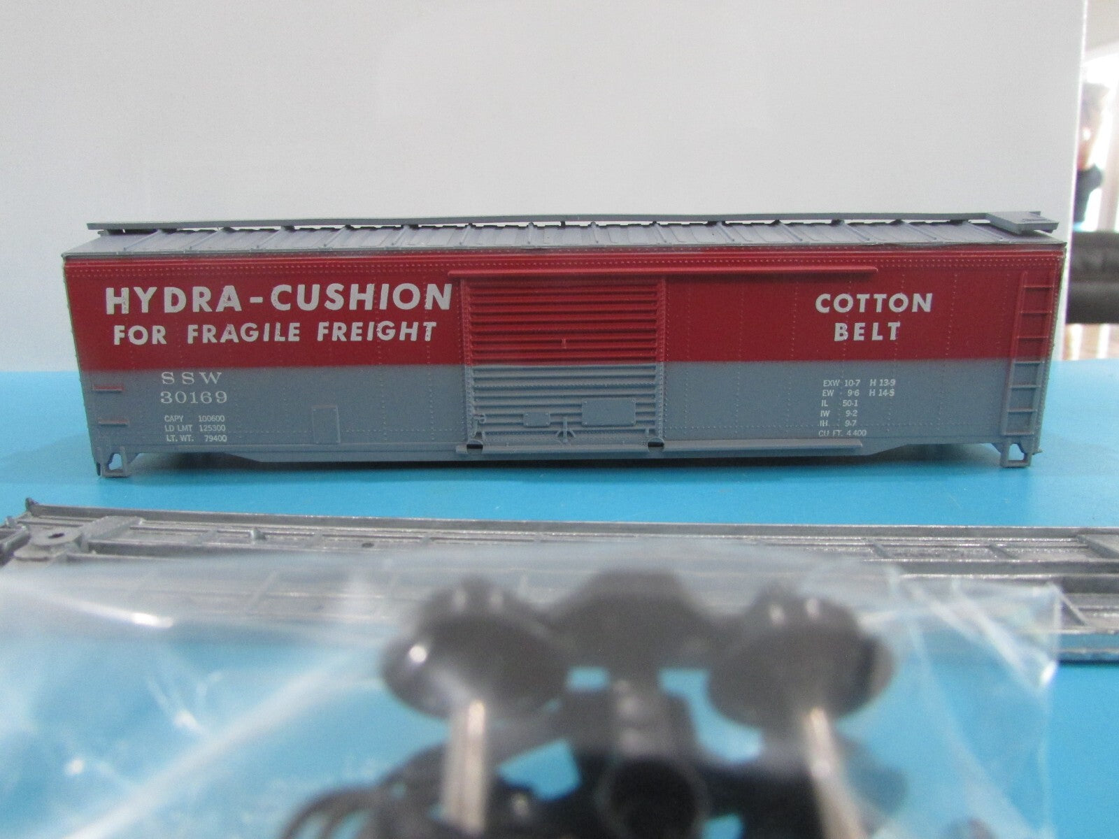 HO Scale Roundhouse 50' Box Car Kit Cotton Belt,SSW RH4325