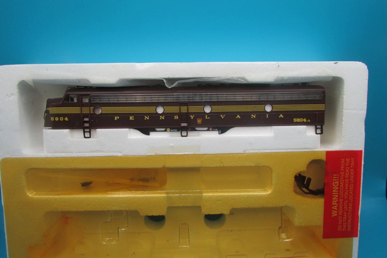 HO Scale Proto 2000 8116 E8/9 Locomotive Pennsylvania #5804A Lot#4479