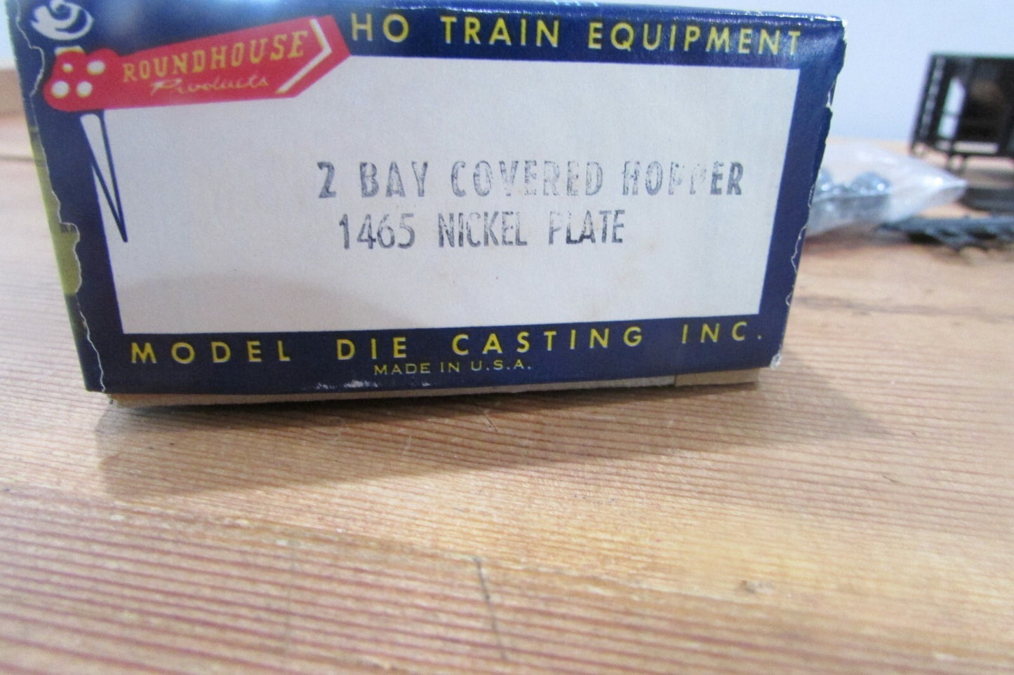 HO Scale Roundhouse 1465 2Bay Covered Hopper NKR RH4318