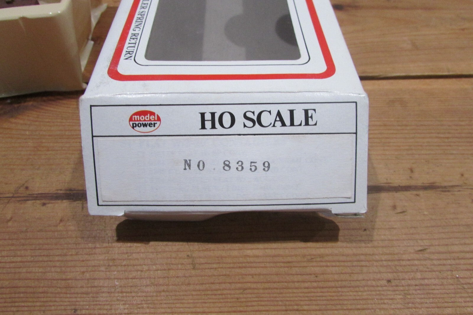 HO Scale Model Power 8359 ATSF Flat Car #89989 W/Trop Artic Motor Oil Trailer