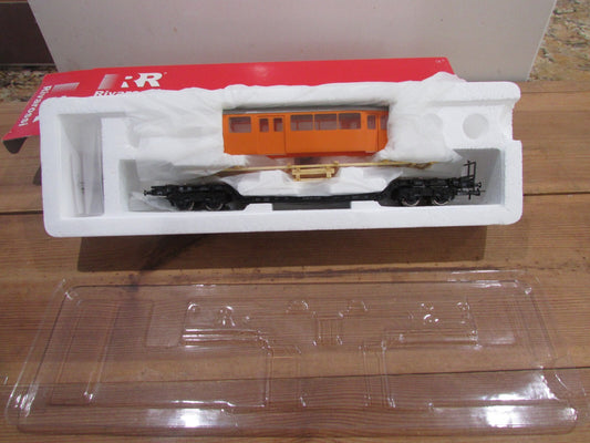 HO Scale Rivarossi HR6042  Heavy Flat Car w/ Coach Load. Lot#3547