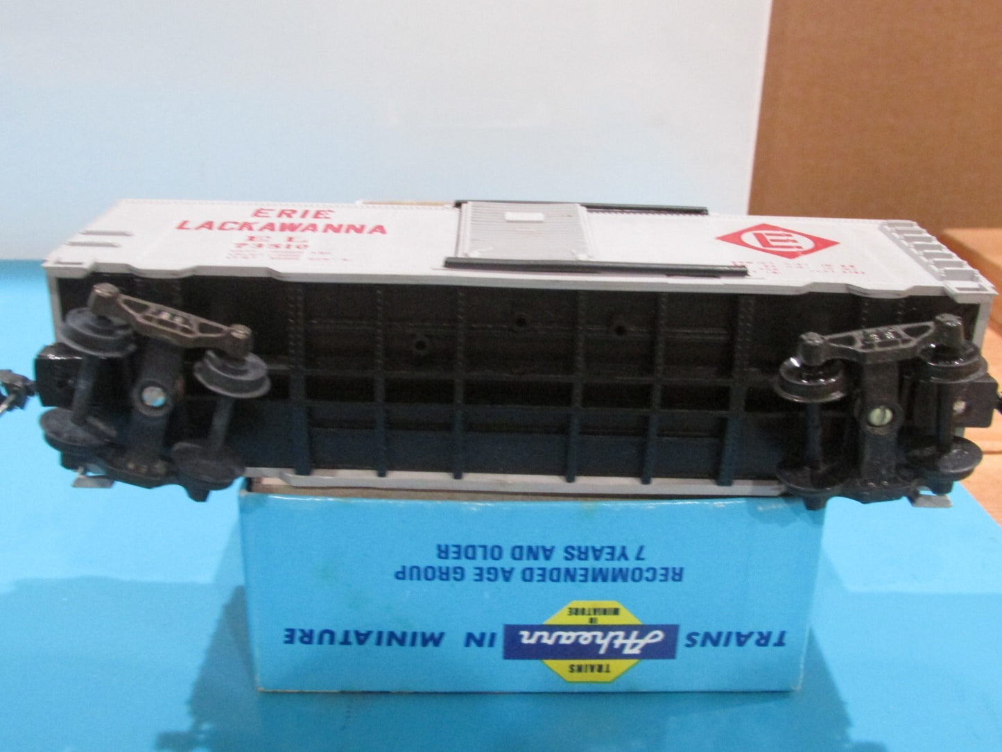 HO Scale (3)Athearn Assorted Freight Cars Erie Lackawanna Lot#0991