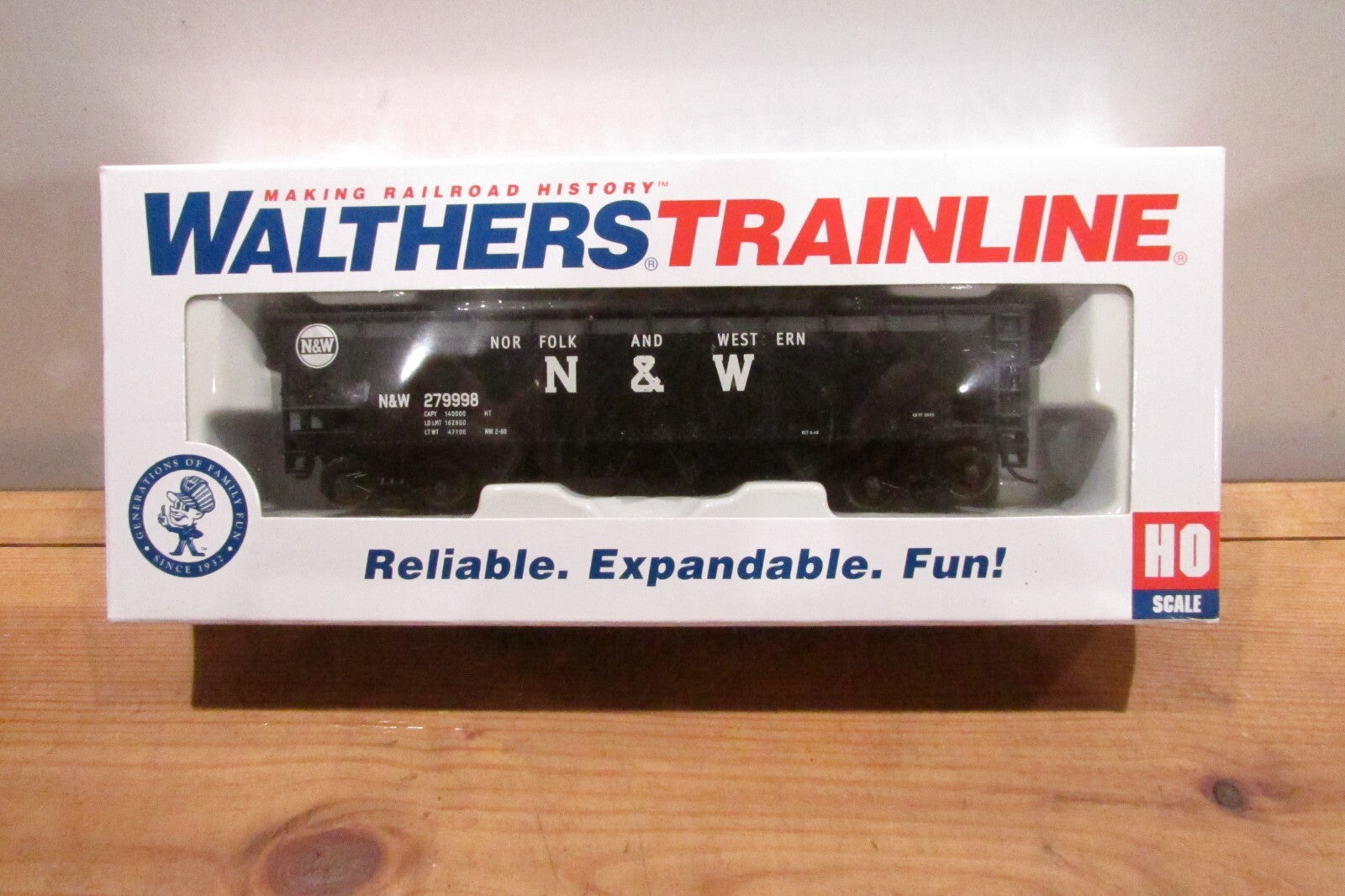 HO Scale Walthers 931-1655 Norfolk & Western Offset Quad Hopper RTR