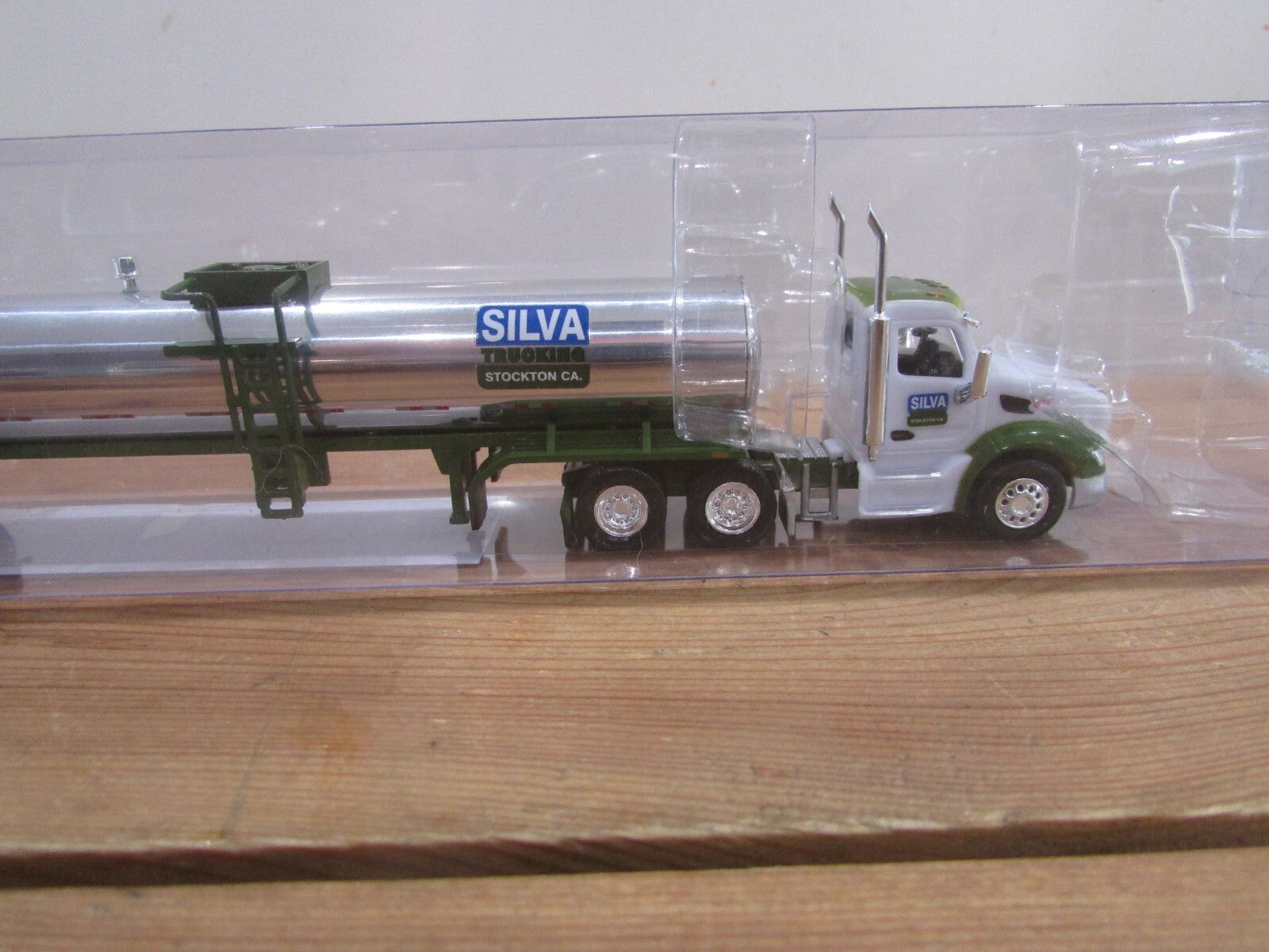 HO Scale Trucks n Stuff Peterbilt 759DC  w/Food Grade Tanker Silva Trucking