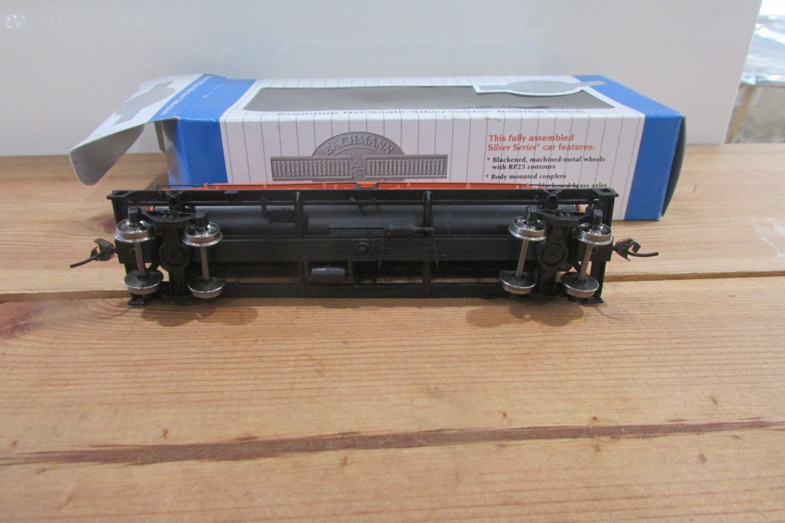 HO Scale Bachmann  17134 40' 3-Dome Tank Car Shell LOT#0326