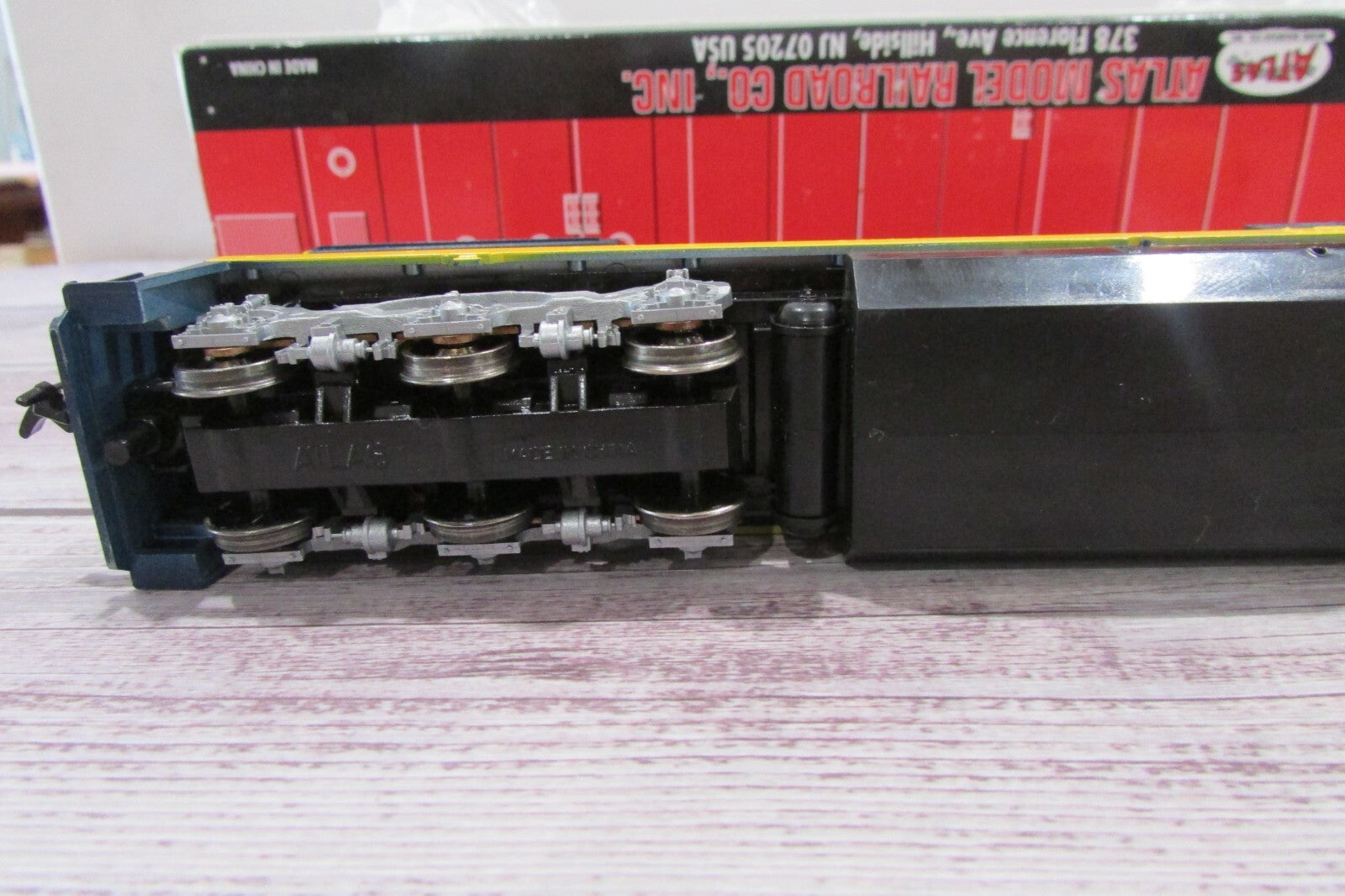 HO Scale Atlas 8501 U36C Santa Fe Diesel Locomotive #8706 Lot#2968