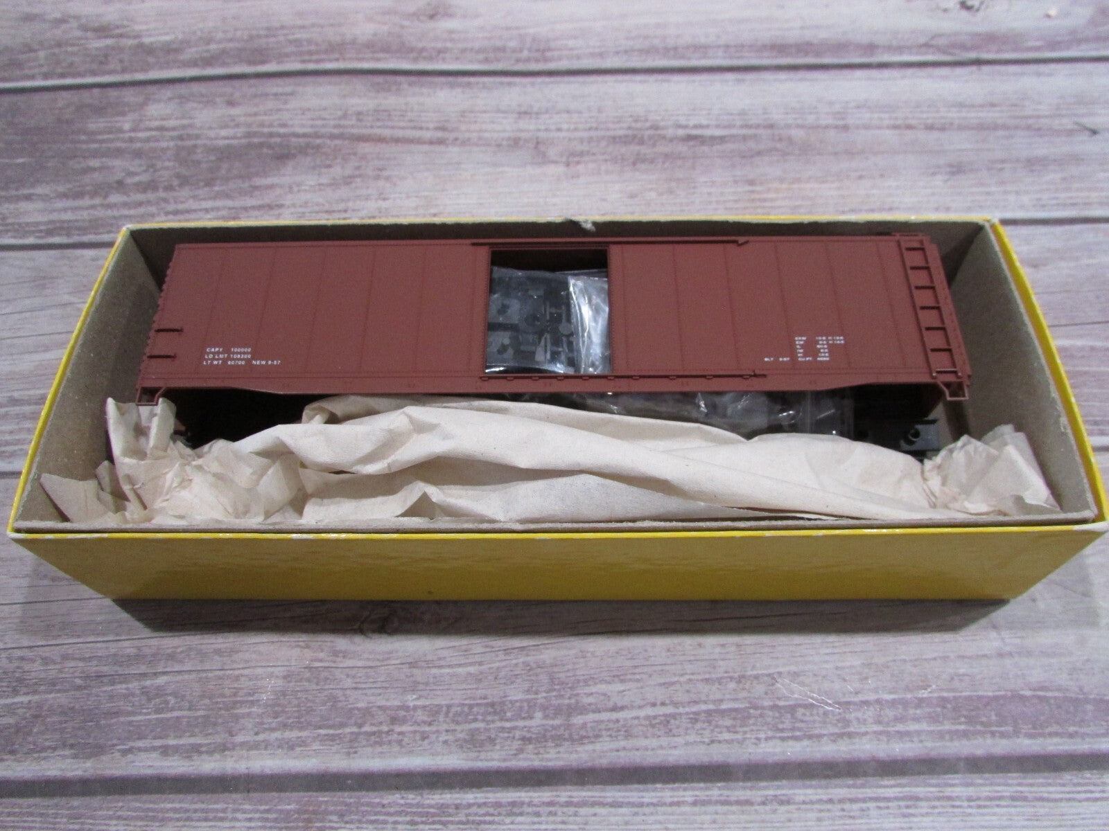 HO Scale  Accurail 5098 AAR 50' Box Car Mineral Red Only DATA