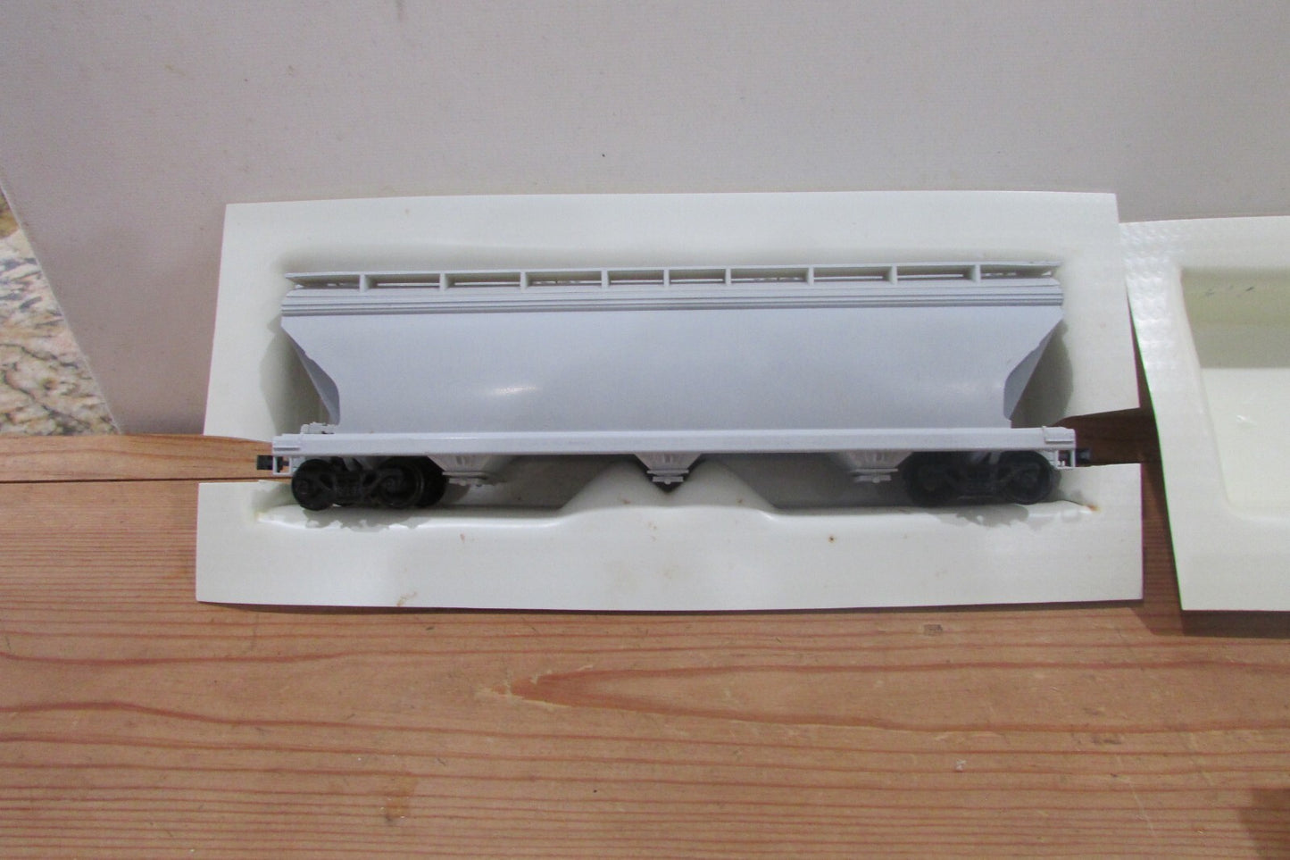 HO Scale Front Range Products(3) ACF 3Bay Grain Cars Undecorated  Lot#4733