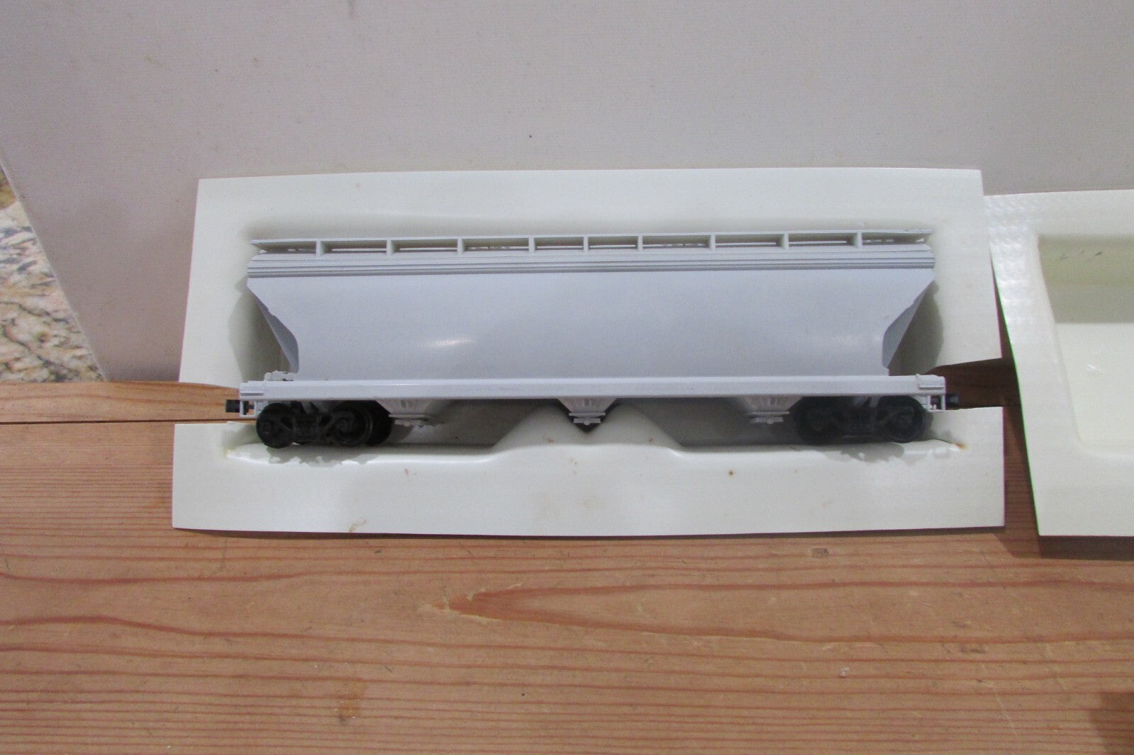 HO Scale Front Range Products(3) ACF 3Bay Grain Cars Undecorated  Lot#4733