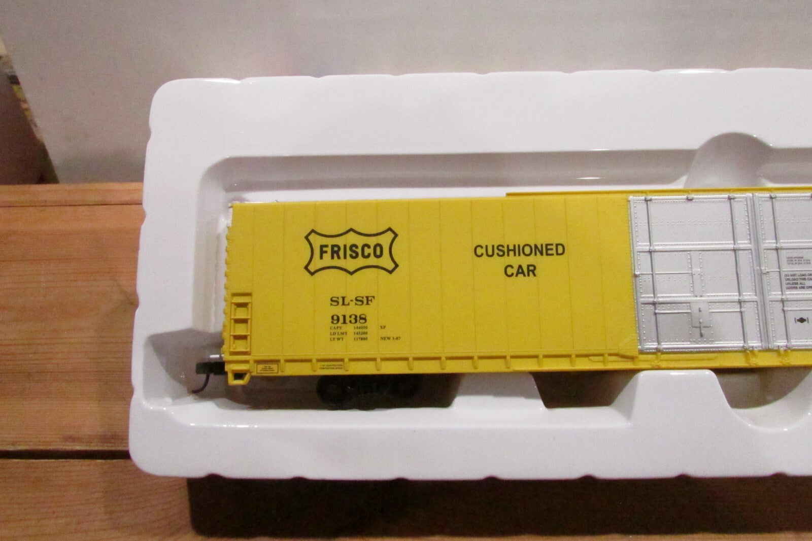 HO Scale 932-3521 SLSF Frisco Standard 86' Hi-Cube Boxcar 4-Door Lot#3350