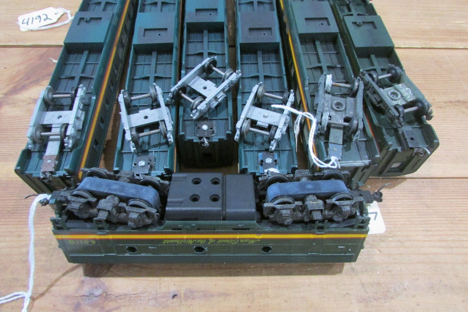 HO Scale Athearn Assorted  (6)Passenger Cars & (1) Unit B Dummy NP Lot#3745