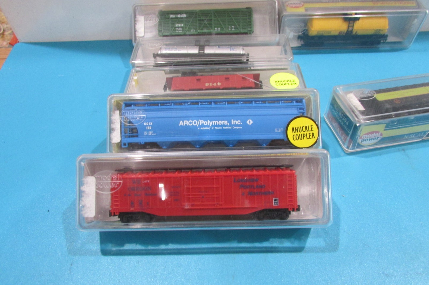 N Scale Model Power (7) Assorted Freight Cars Lot#2558