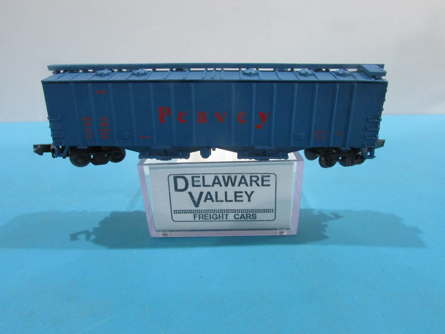 N Scale Delaware Valley 2341 Covered Hopper  Peavey