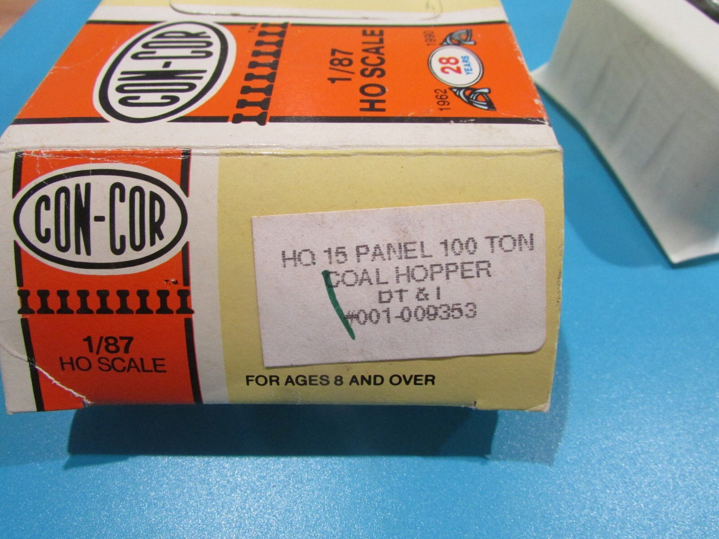 HO Scale Con-Cor  01-009353 Coal Hopper Kit DT & I Lot#1221