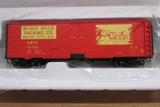 HO Scale Walthers 932-2580 40' Meat Reefer Black Hills Packing Co,#72722 WAL4583