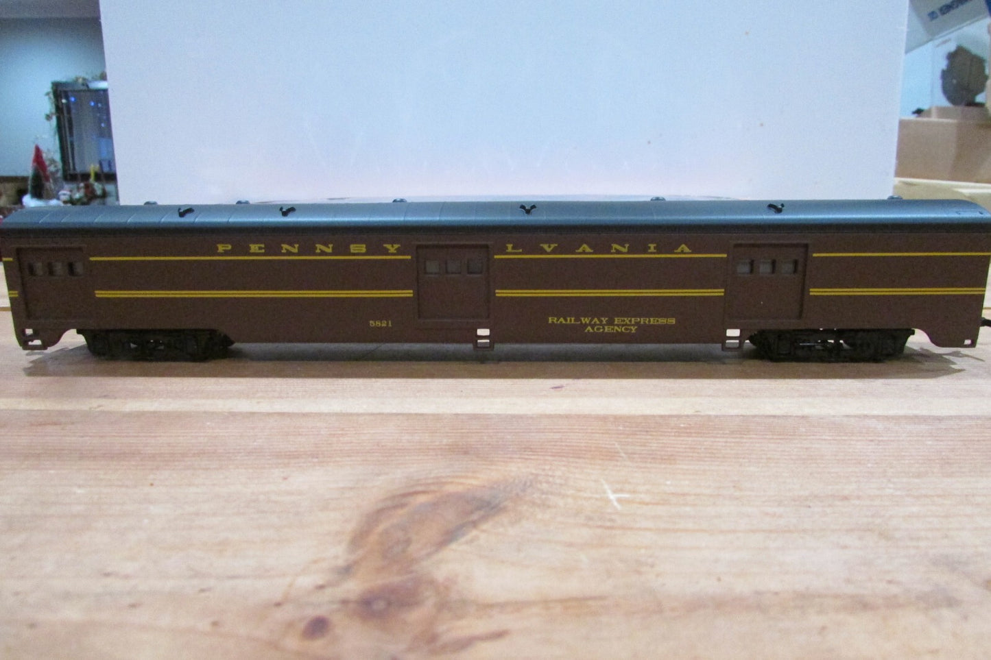 HO Scale IHC 48210 Penssylvania Baggage Car #5821 Lot#0595