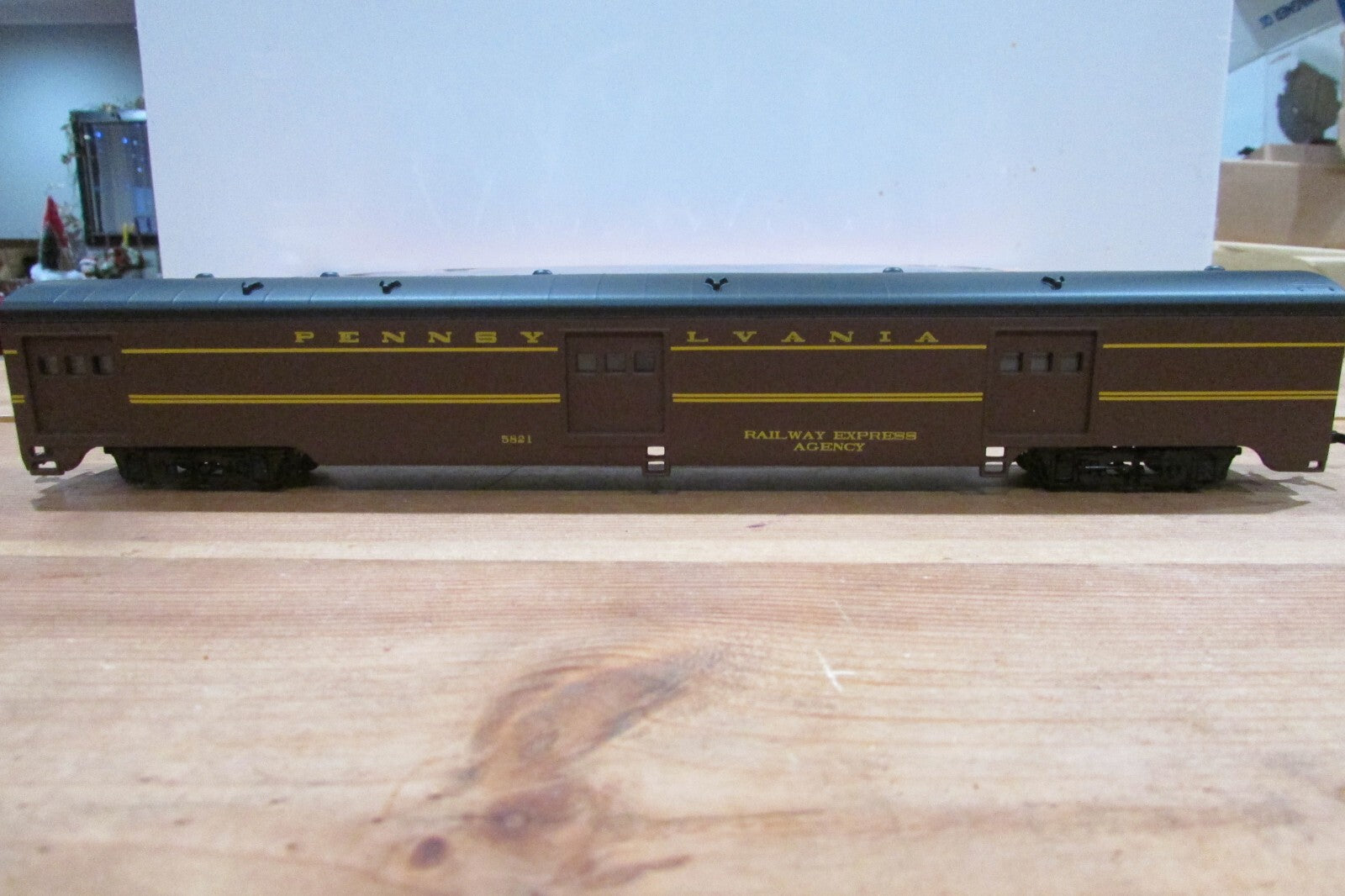 HO Scale IHC 48210 Penssylvania Baggage Car #5821 Lot#0595