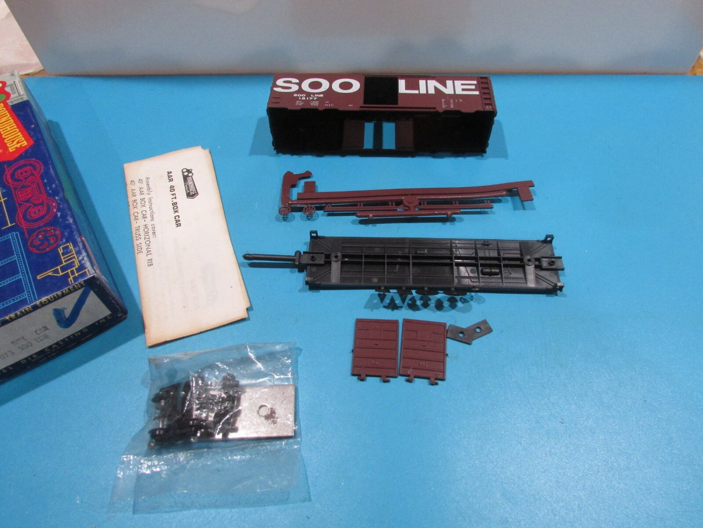 HO Scale RoundHouse 1073 40' Boxcar Kit Soo Line RH4279