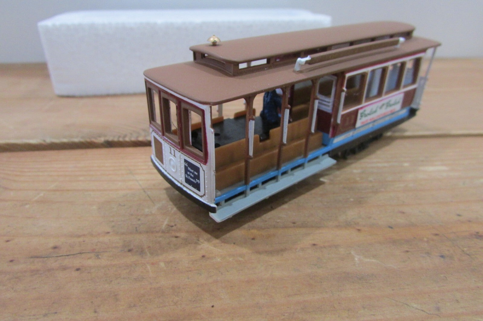 HO Scale Bachmann  San Francisco Cable Car Powell & Hyde Sts Lot#4096